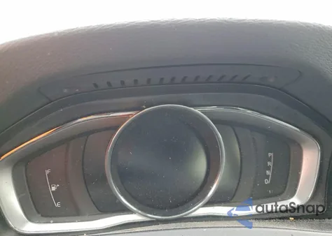 2015 Volvo S60 Premier z USA, uszkodzony, nr VIN YV1612TK1F2360854